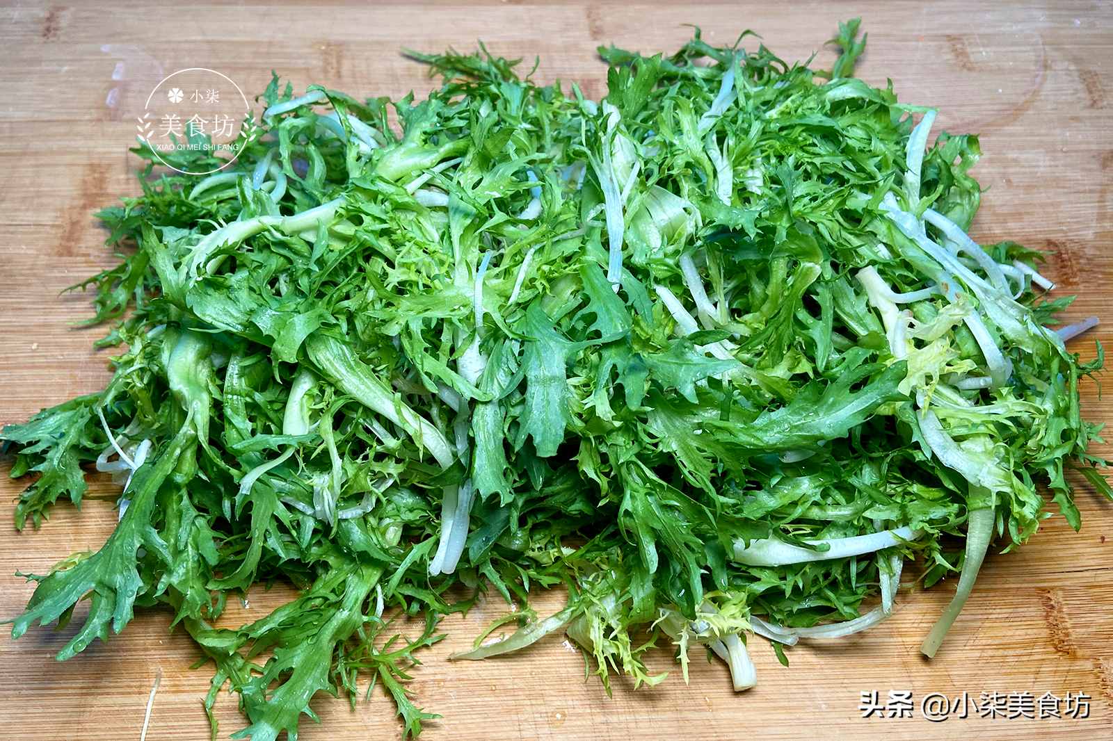 自從苦菊學(xué)會(huì)這樣做，我家隔三差五就吃，營(yíng)養(yǎng)減肥菜，做法超簡(jiǎn)單