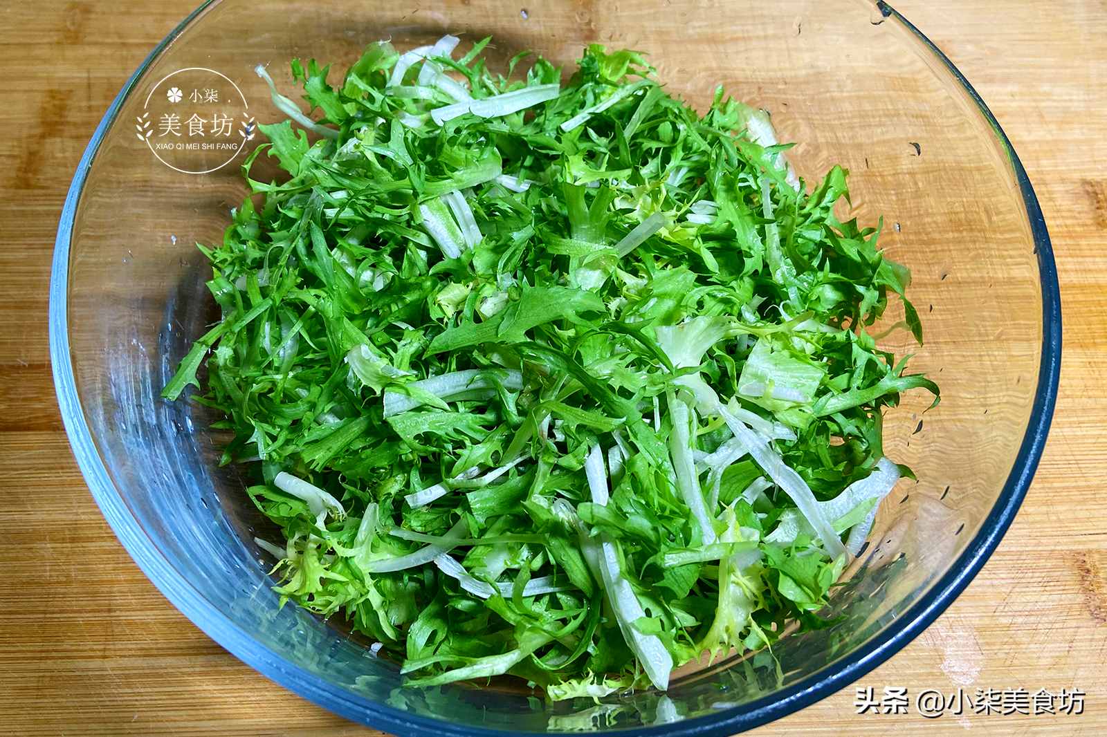 自從苦菊學(xué)會(huì)這樣做，我家隔三差五就吃，營(yíng)養(yǎng)減肥菜，做法超簡(jiǎn)單