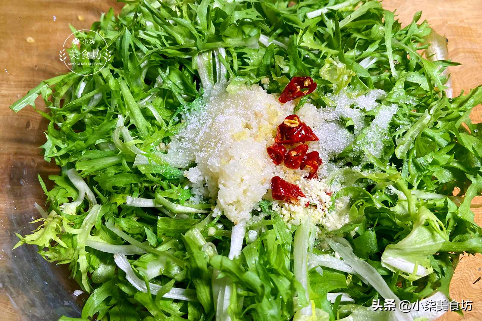 自從苦菊學(xué)會(huì)這樣做，我家隔三差五就吃，營(yíng)養(yǎng)減肥菜，做法超簡(jiǎn)單