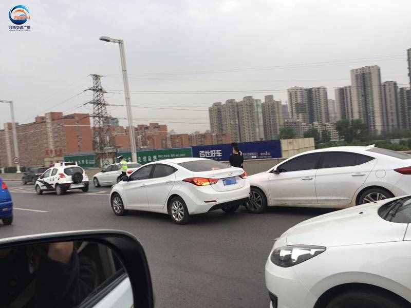 周一早高峰，鄭州北環(huán)西向東“鴨梨”大大大！
