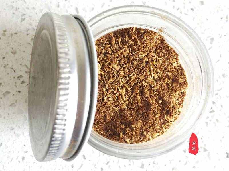廚房調(diào)料自己動(dòng)手吧，自制花椒粉，雖然粗糙但味香還不牙磣