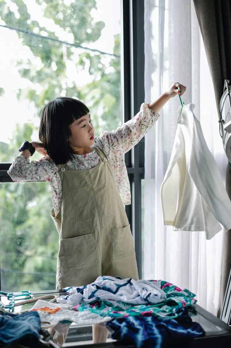 折好衣服是收納的第一步！美女收納師手把手，讓衣柜再收50件