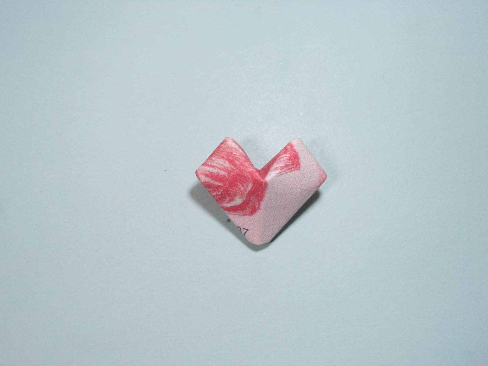手工折紙愛心 用錢折紙立體愛心詳細圖解