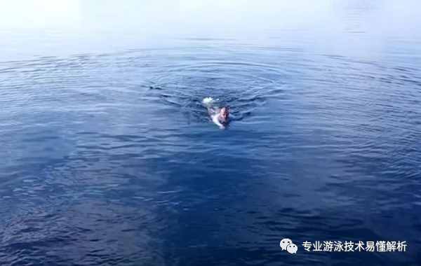 進入深水區(qū)必備技能，5分鐘踩水練習(xí)