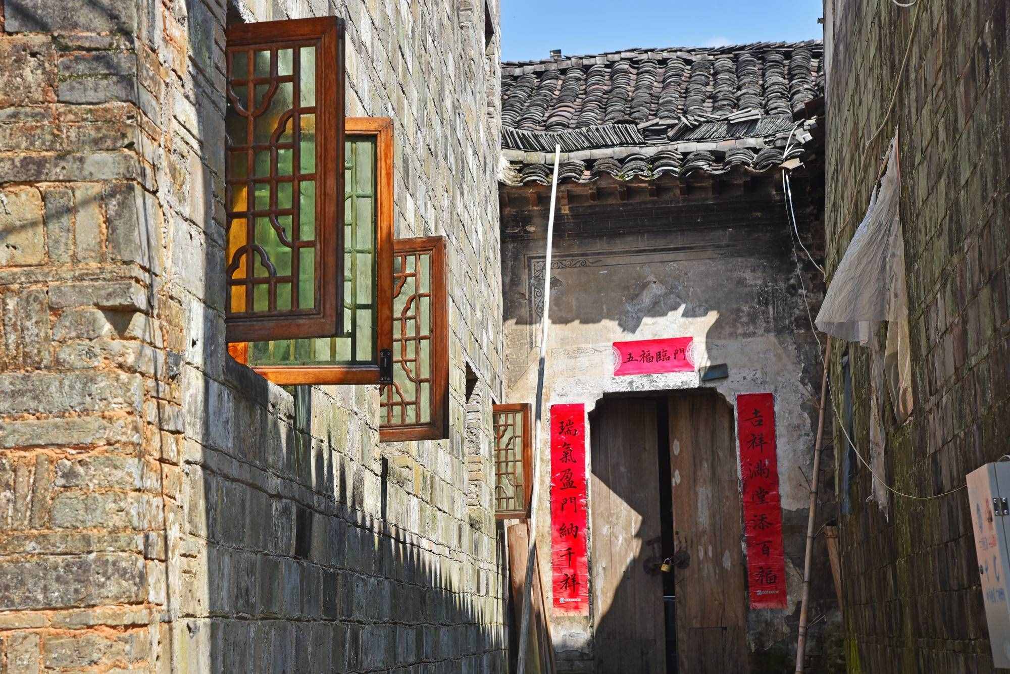 曾與景德鎮(zhèn)平起平坐的瑤里古鎮(zhèn)，如今成為一處探尋古跡的好去處