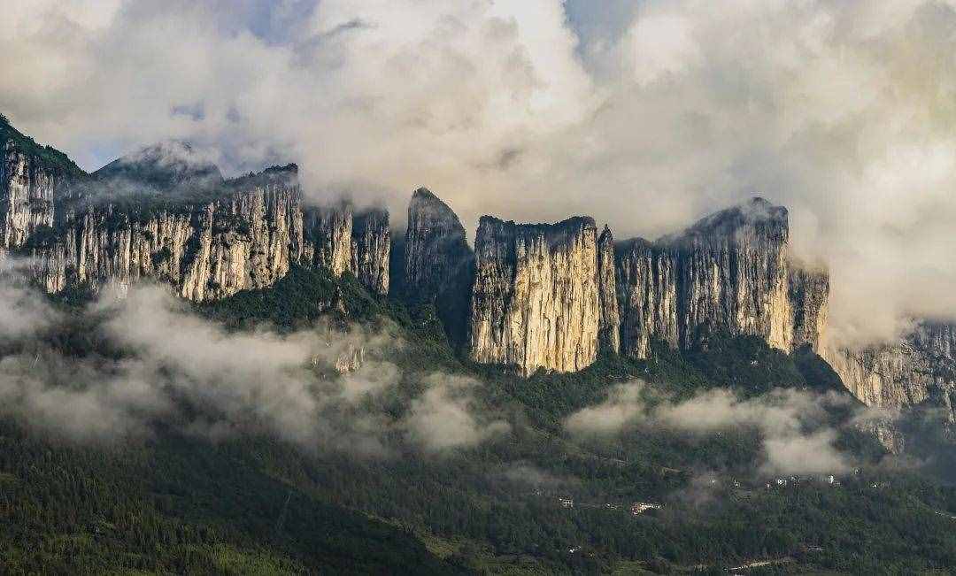 清明旅游去哪避開(kāi)人人人人人......？看看這8個(gè)小眾旅行地