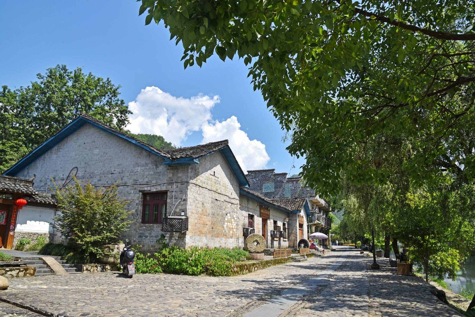 曾與景德鎮(zhèn)平起平坐的瑤里古鎮(zhèn)，如今成為一處探尋古跡的好去處