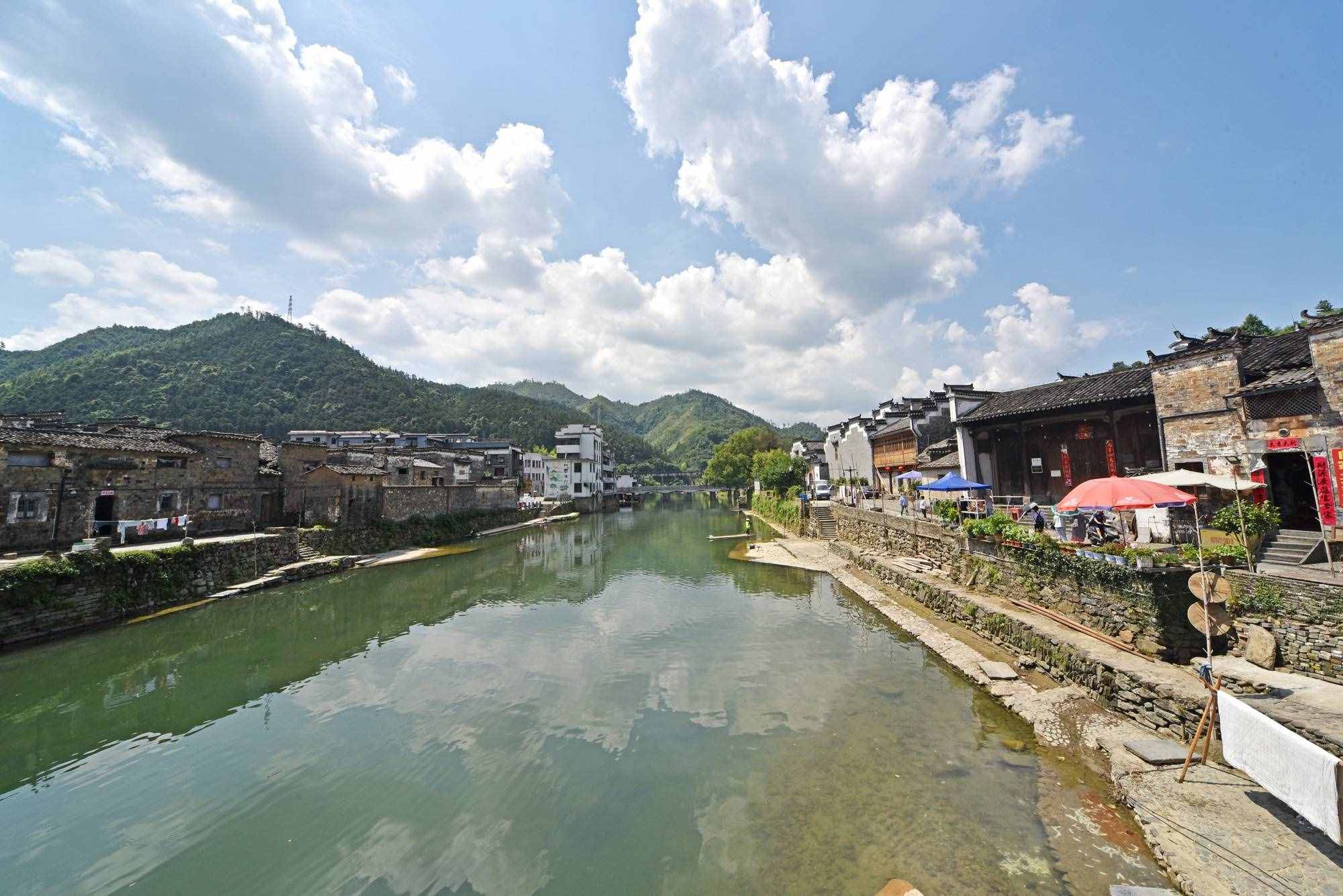 曾與景德鎮(zhèn)平起平坐的瑤里古鎮(zhèn)，如今成為一處探尋古跡的好去處