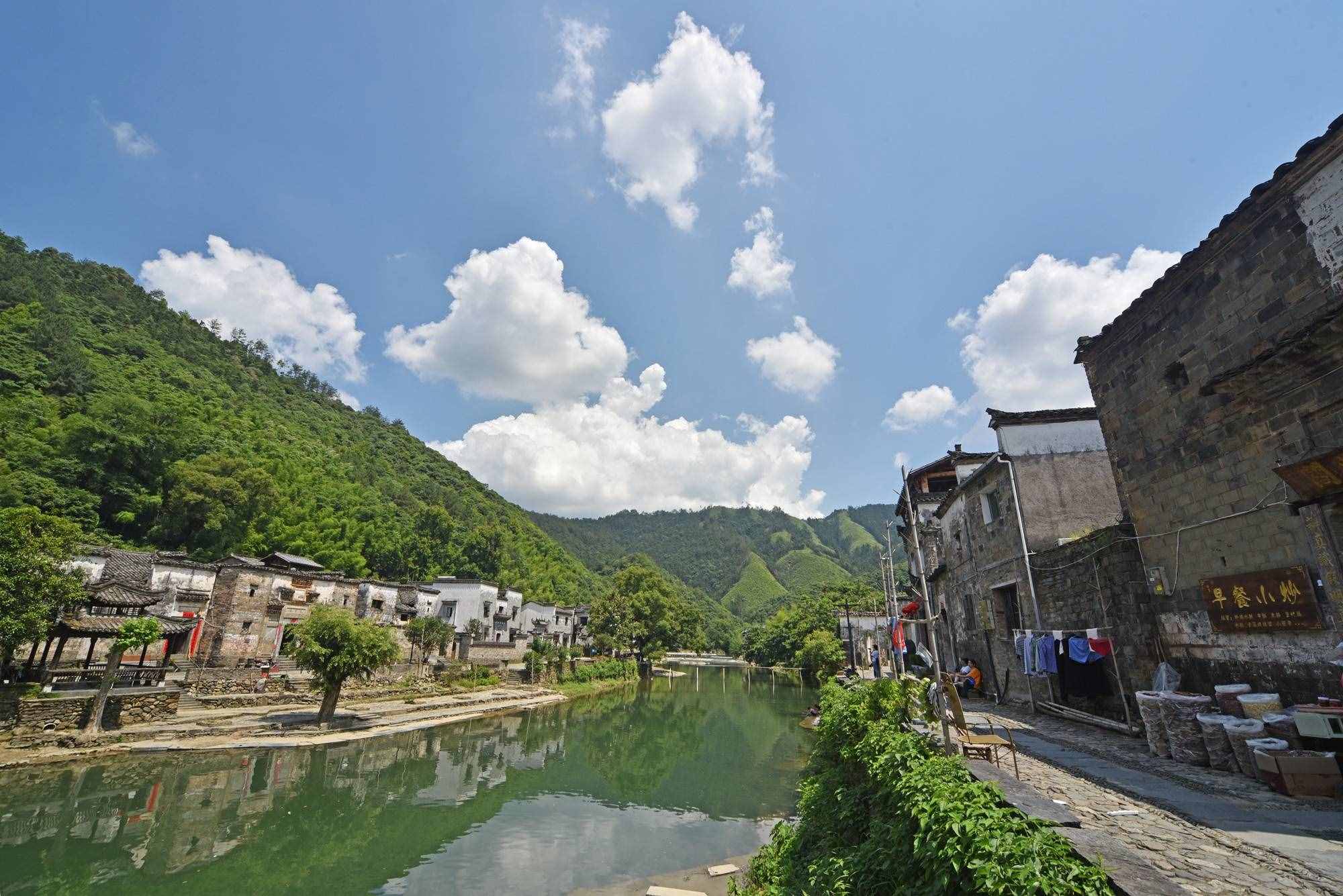 曾與景德鎮(zhèn)平起平坐的瑤里古鎮(zhèn)，如今成為一處探尋古跡的好去處