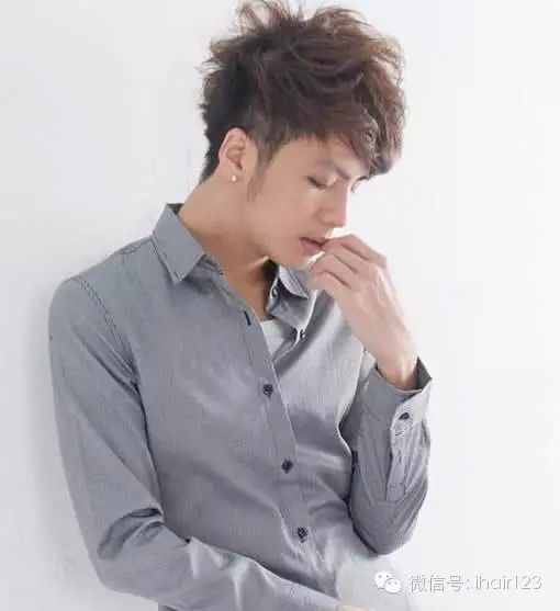 又一波非主流發(fā)型強勢來襲，男學生在哪里？