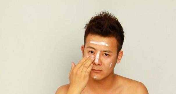 顏值不夠，化妝來救！男士彩妝步驟