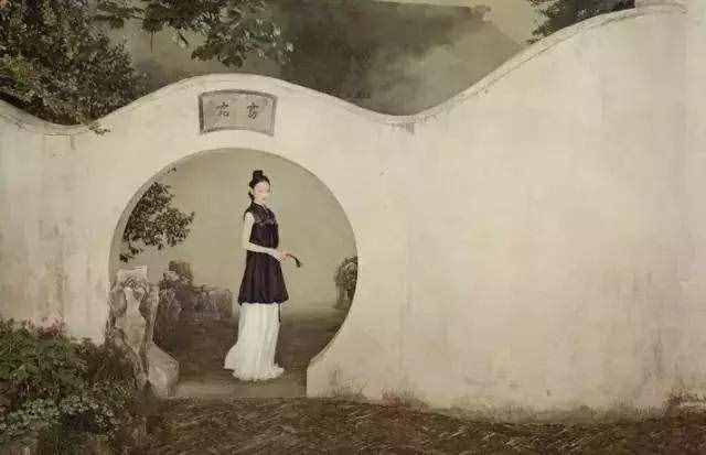 古代少女新婚之夜，不諳世事鬧“笑話”，柳永寫詞調(diào)侃，傳唱千古