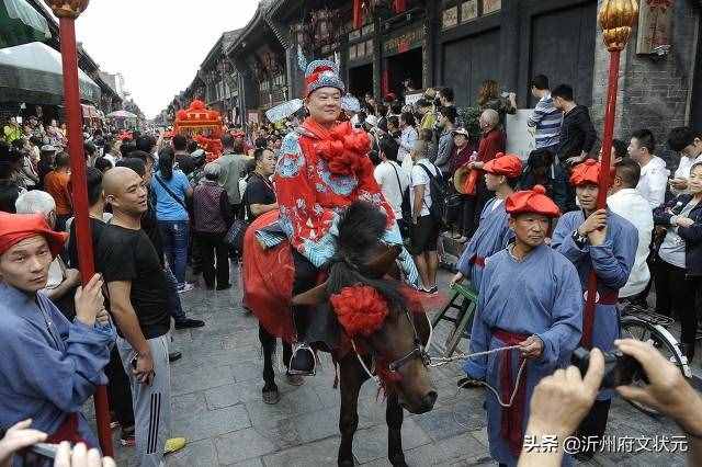 “走馬觀花”成語故事