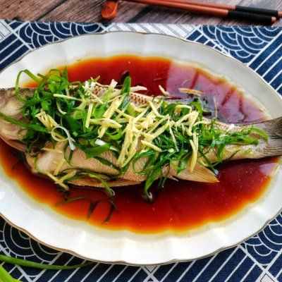 清蒸鱸魚，操作簡(jiǎn)單太好吃了