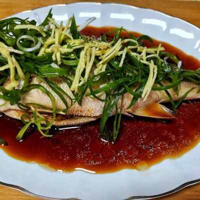 清蒸鱸魚，操作簡(jiǎn)單太好吃了