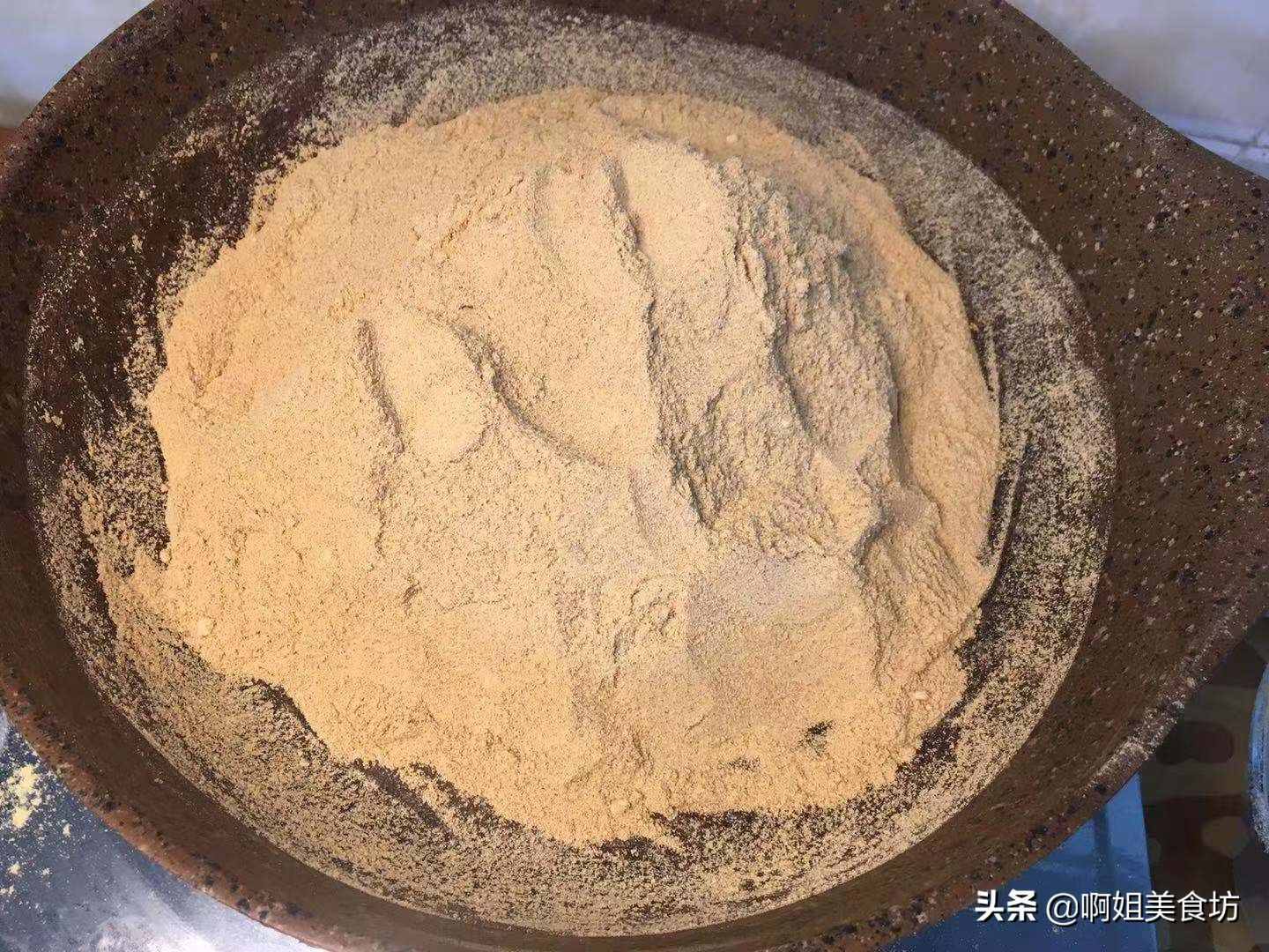農(nóng)村人最愛吃的油茶面，簡(jiǎn)單一炒美味即成，低脂營(yíng)養(yǎng)又飽腹