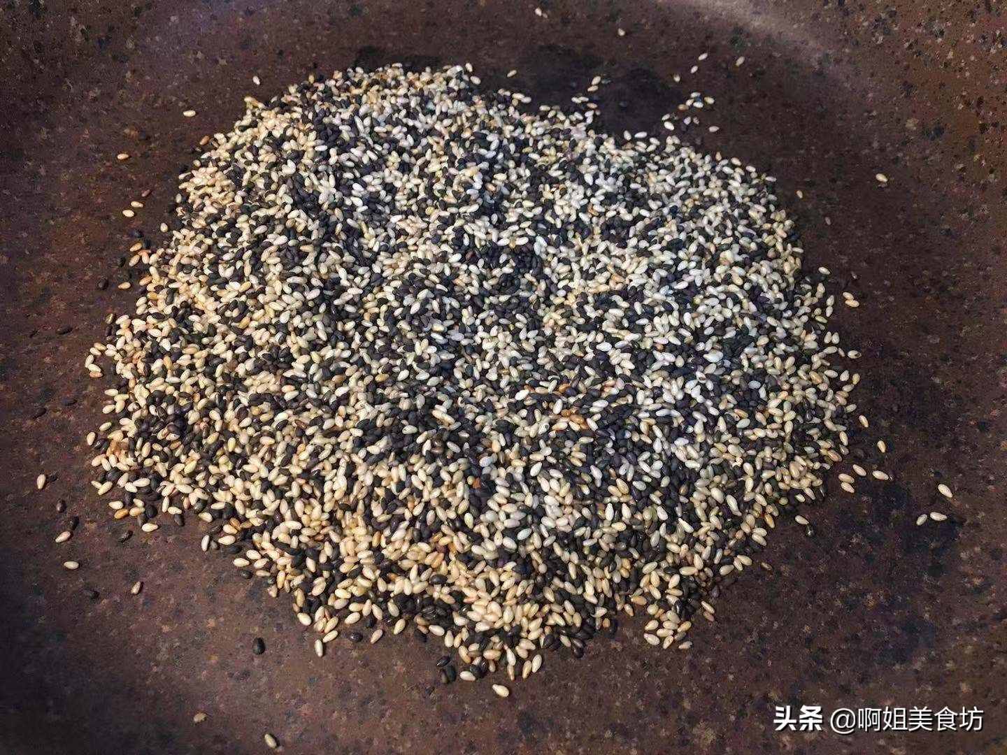 農(nóng)村人最愛吃的油茶面，簡(jiǎn)單一炒美味即成，低脂營(yíng)養(yǎng)又飽腹