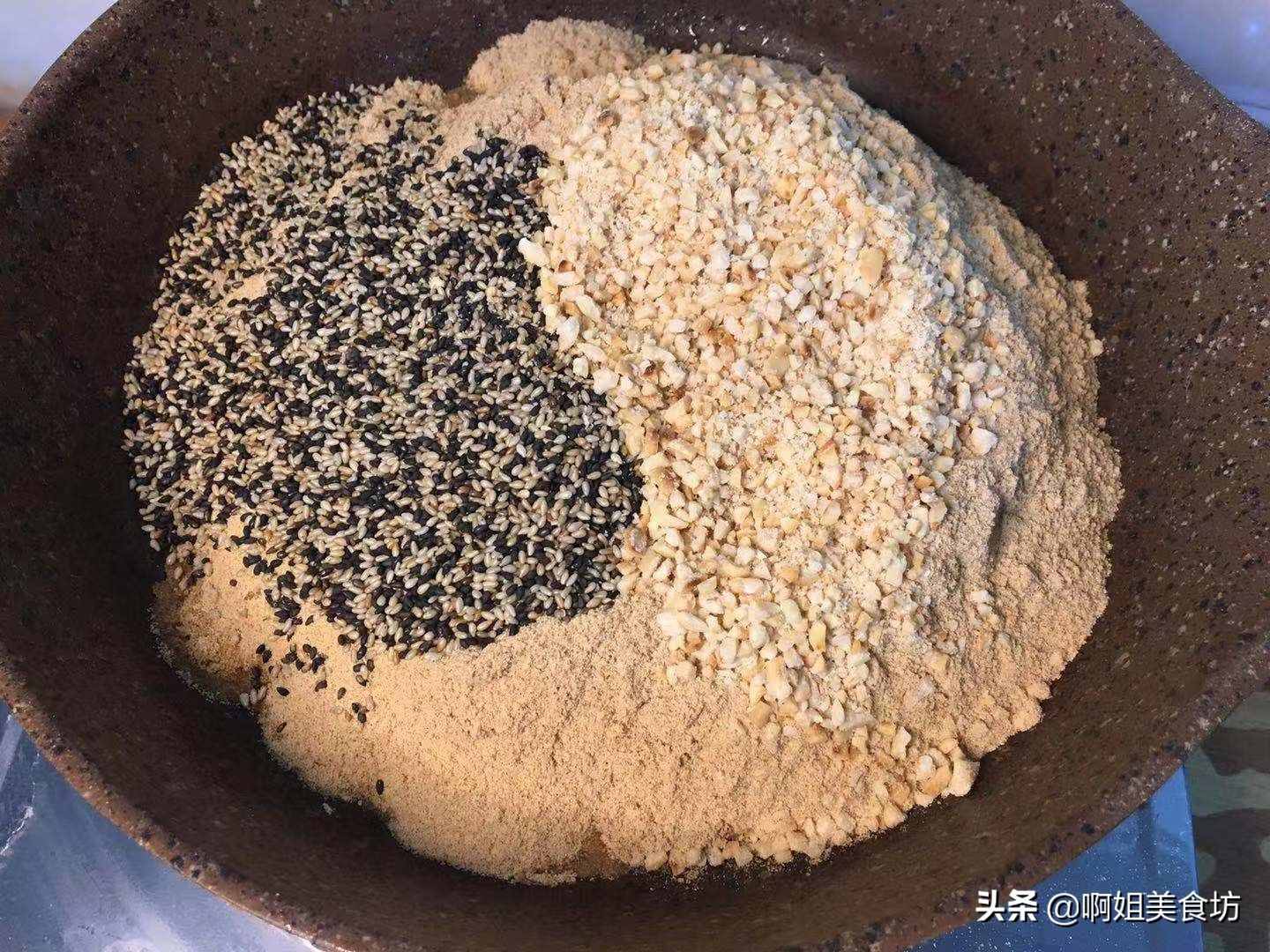 農(nóng)村人最愛吃的油茶面，簡(jiǎn)單一炒美味即成，低脂營(yíng)養(yǎng)又飽腹