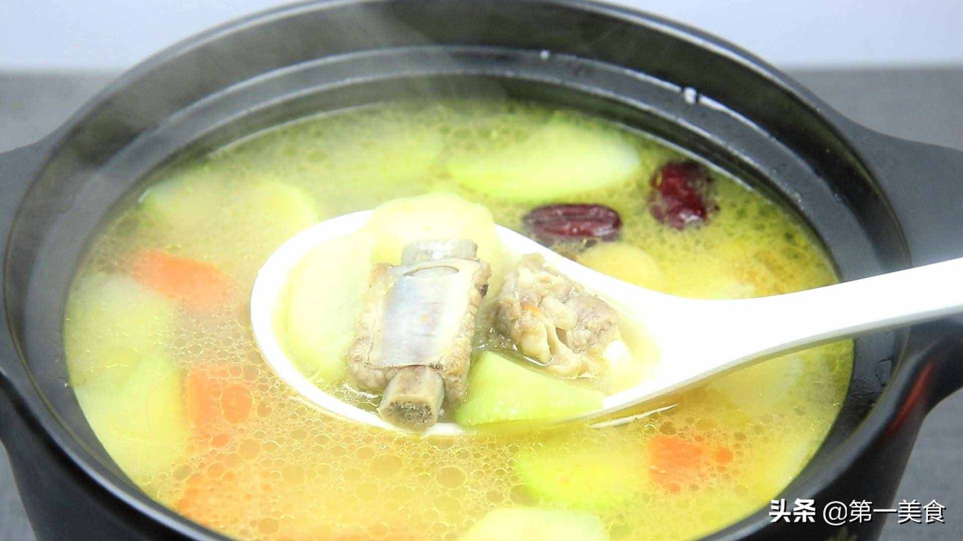 排骨湯這樣燉！不僅湯汁清亮，排骨不腥，而且少油、少鹽更健康