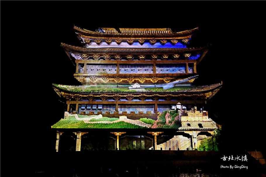 最古色古香的音樂噴泉，古北水鎮(zhèn)夜晚一場(chǎng)水火交融的音樂火舞秀
