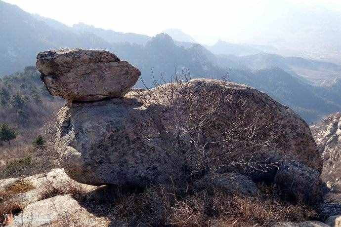 醫(yī)巫閭山：獨占鰲頭賞群峰競秀