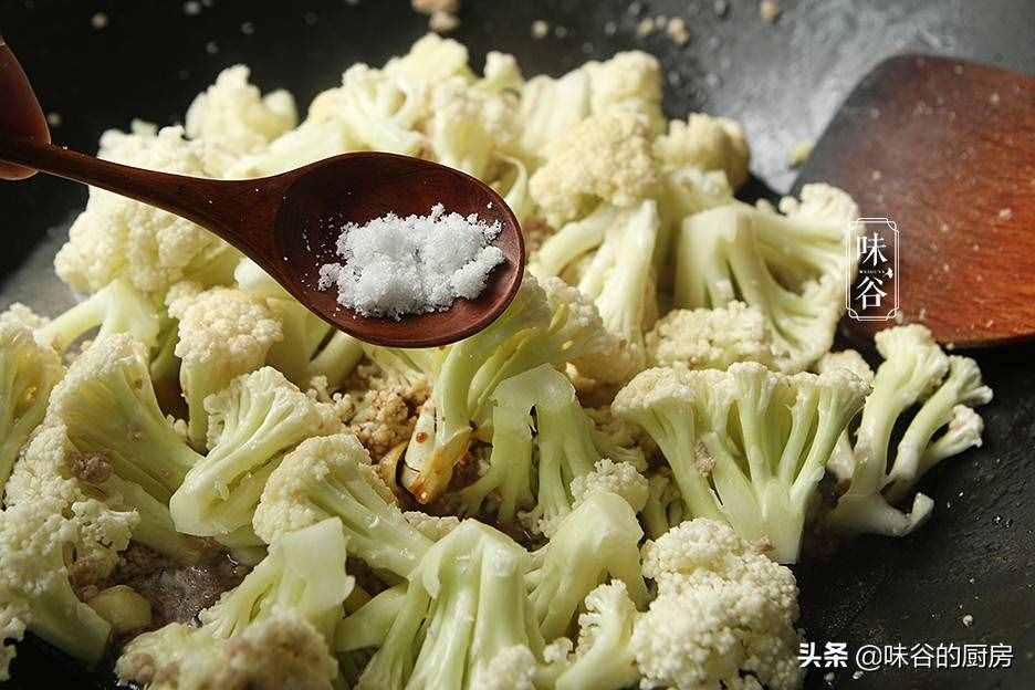 女性不想老得快，要多吃這菜，好吃不貴，護(hù)膚養(yǎng)顏抗衰老