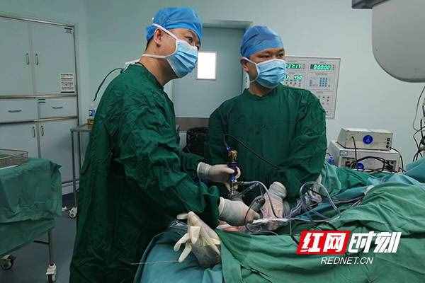 腳后跟疼痛難忍，這招“骨刺清除術(shù)”瞬間止痛