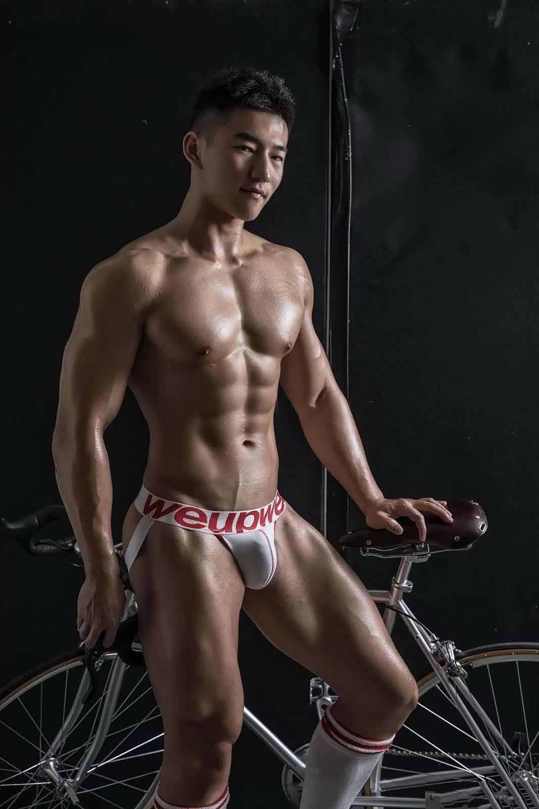 謝梓秋男體藝術(shù)大賞——運(yùn)動(dòng)男孩