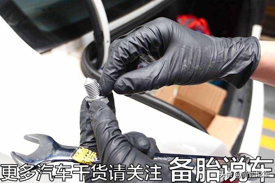 幾分鐘學(xué)會如何自己更換機油，不用去4s店被坑，省錢還省心