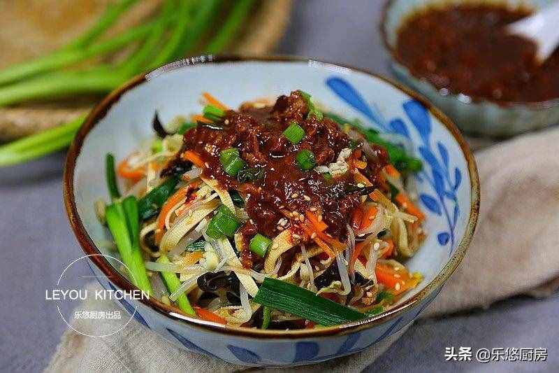 韭菜，不光可以拌餡兒，10種吃法，又嫩又香，學(xué)會(huì)后變著花樣做