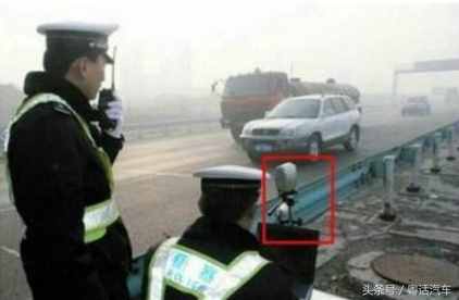 交警提醒：車主注意，“區(qū)間測速”這樣測，不想被抓拍的看看！