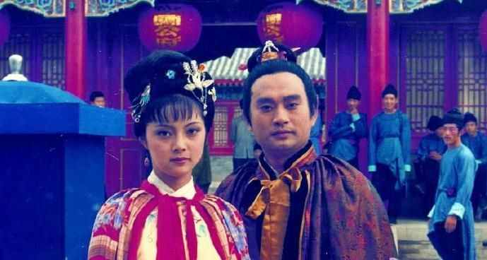 秦可卿原本不姓秦，她的親生父母是誰？兩個線索暴露了真相