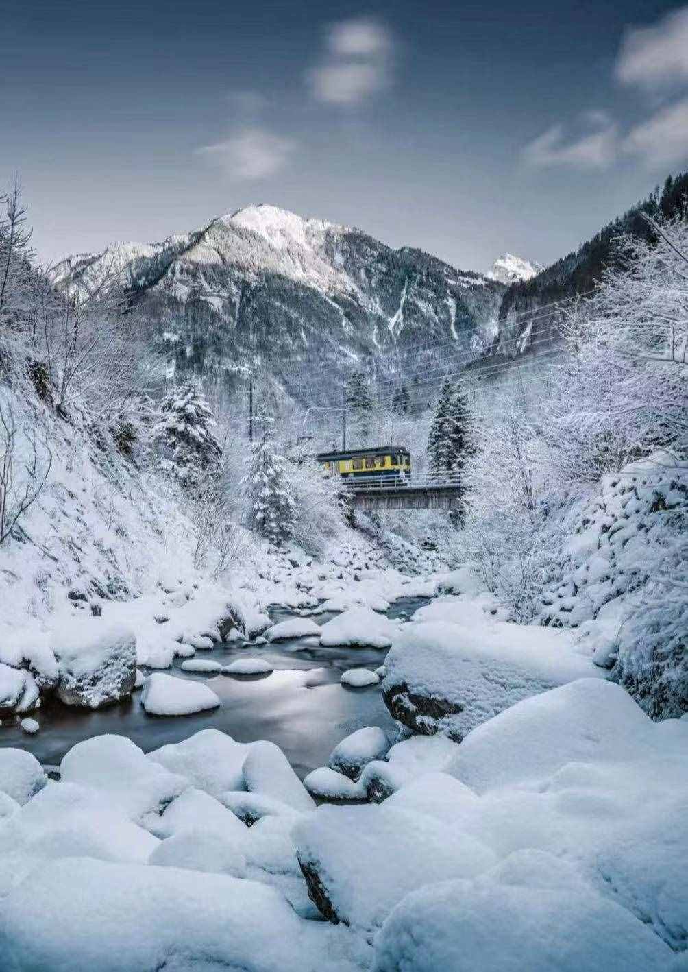 到此一游｜探訪阿爾卑斯山最美山峰，滑夜雪、吃奶酪火鍋