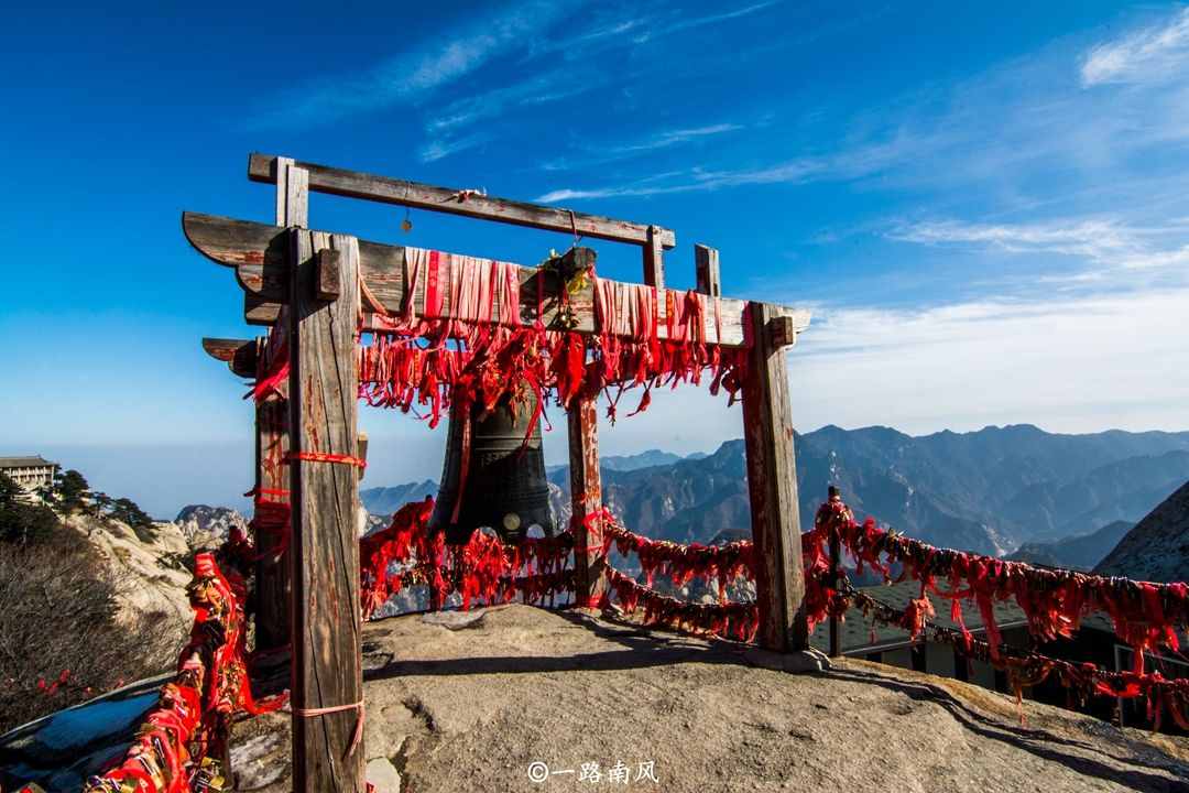 華山風(fēng)景區(qū)在西安嗎？很多游客第一時(shí)間答錯(cuò)，登山曾被稱(chēng)為走絕路