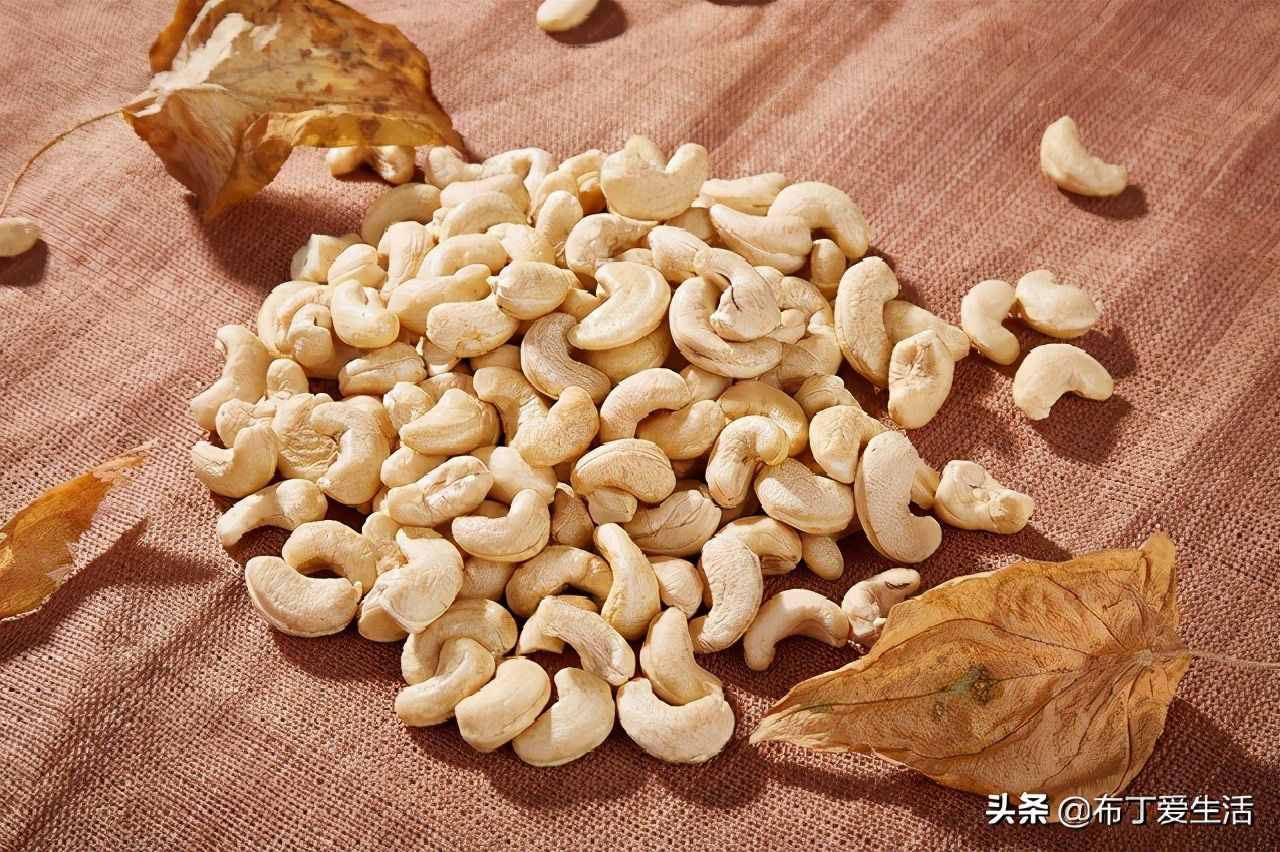 ?炭燒腰果和原味腰果有什么區(qū)別？詳細(xì)了解下，買的時(shí)候不會(huì)被坑