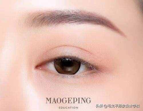 如何畫出整容級(jí)大眼妝？眼妝畫不畫，差距真的太大了