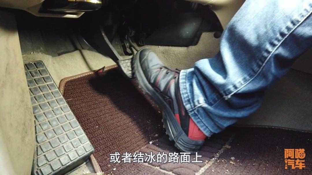 雪天安全行車八項原則，用好了關鍵時刻能保命，新手司機學學