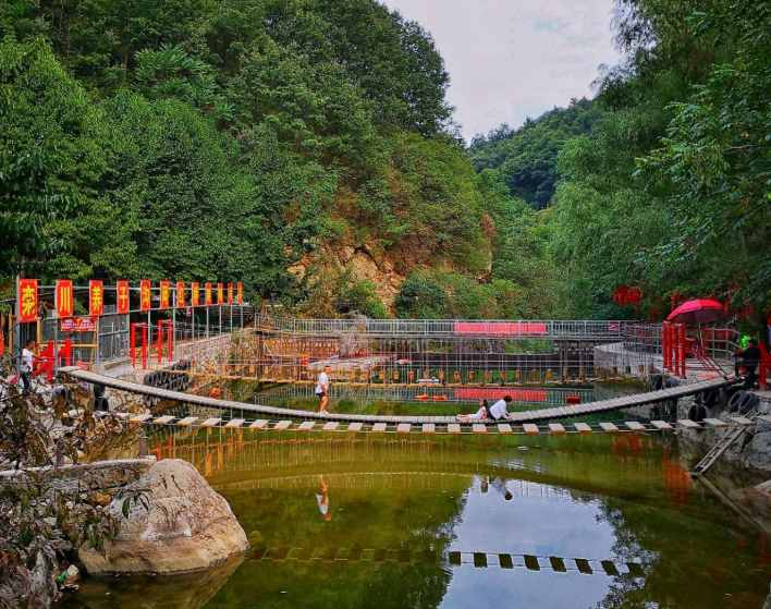 景區(qū)也破產(chǎn)？5A景區(qū)負(fù)債超9億，4A景區(qū)栽在玻璃棧道