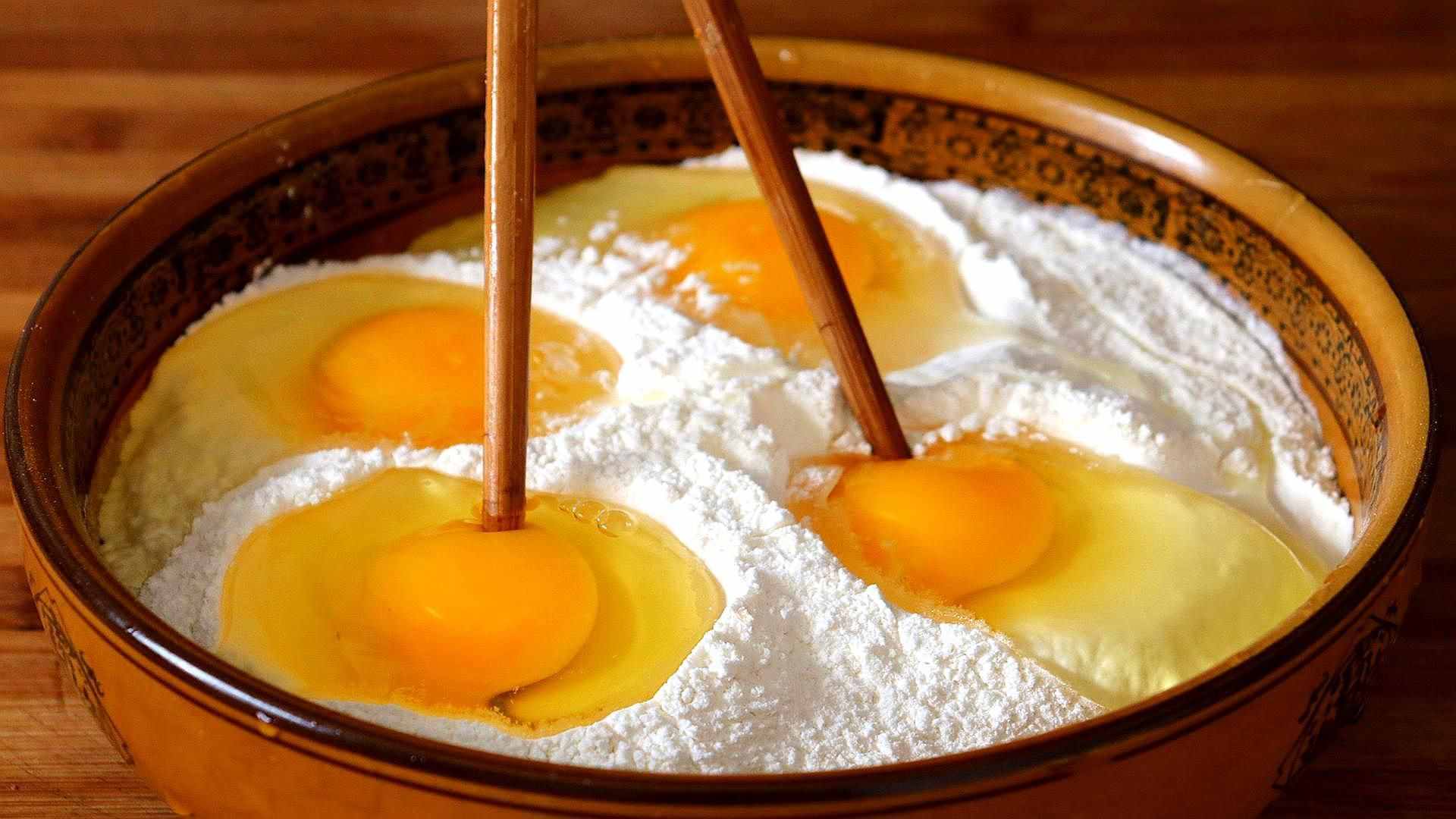 一碗面粉，4個(gè)雞蛋，不用蒸不用烤，比吃肉香，上桌就搶光