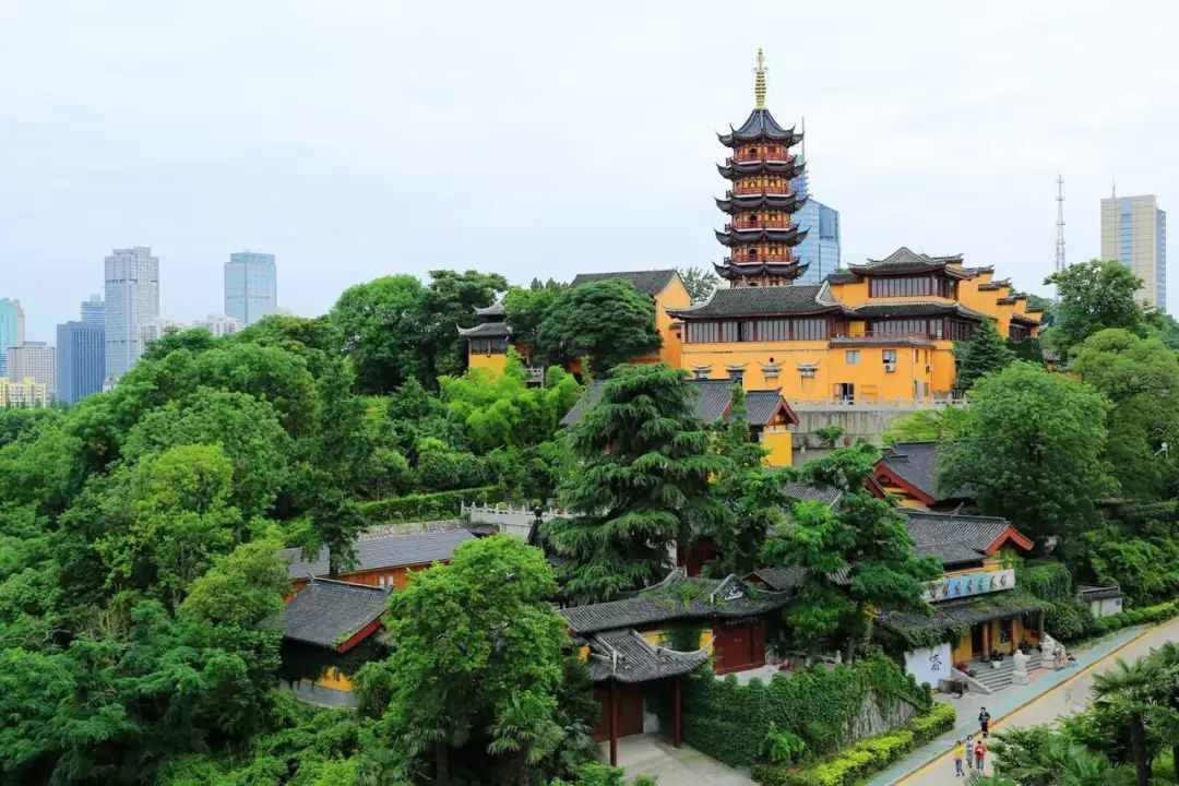 南京的千年寺廟：美麗的雞鳴寺