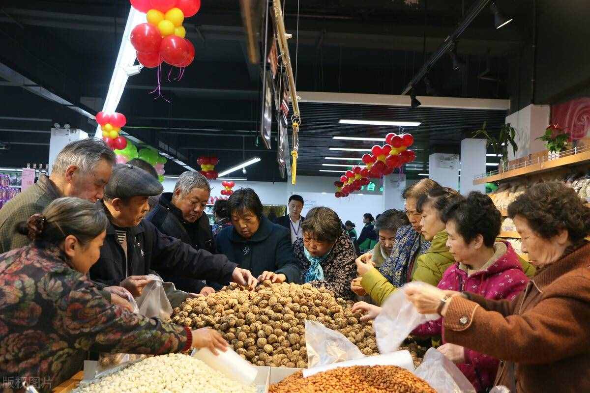 河南老板開(kāi)蔬菜超市，“賣(mài)蔬菜送冰箱”，反倒年賺88萬(wàn)，你也行