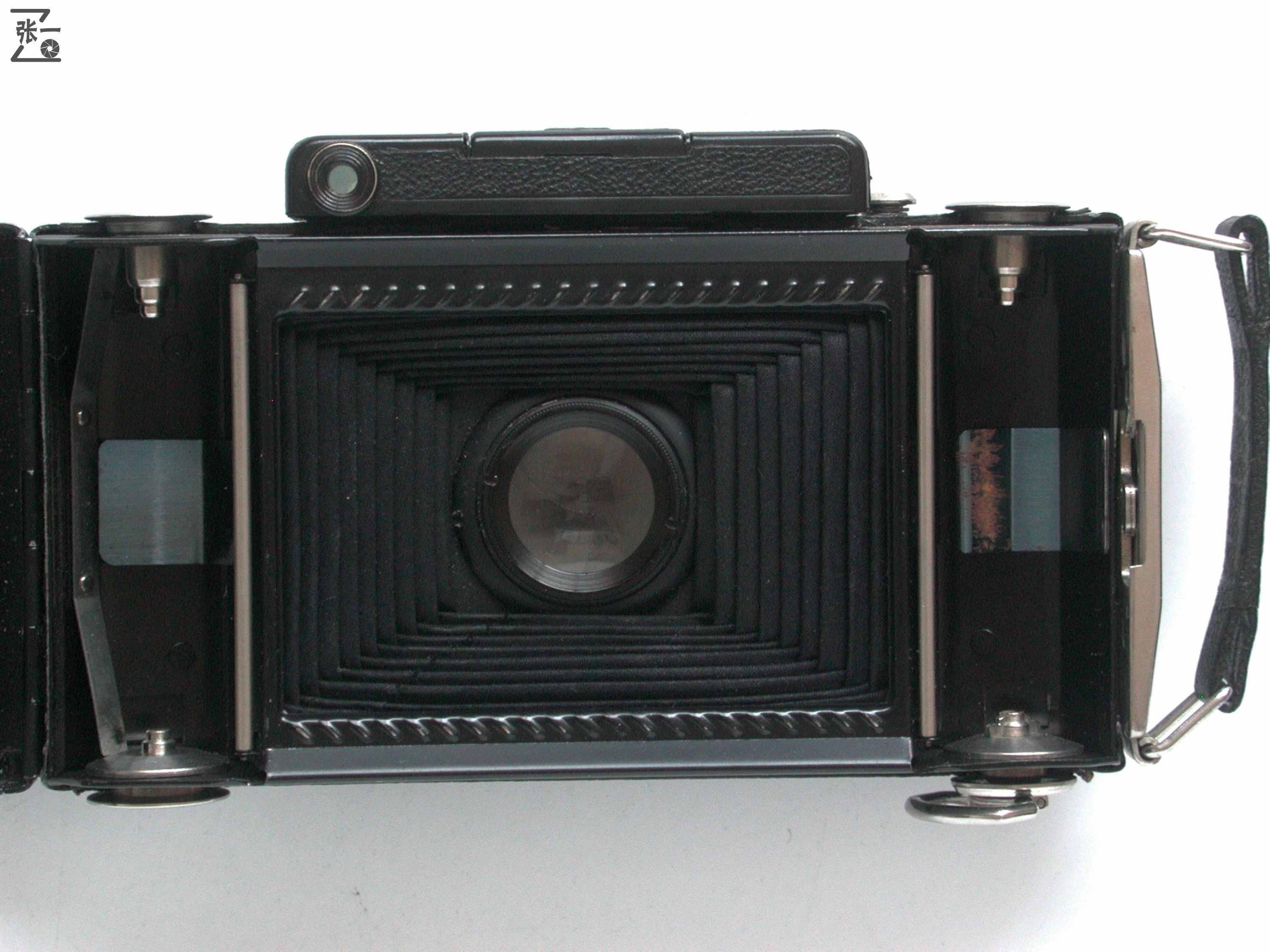 黃斑對焦的折疊皮腔相機：德國蔡司Zeiss Super Ikonta 530/2