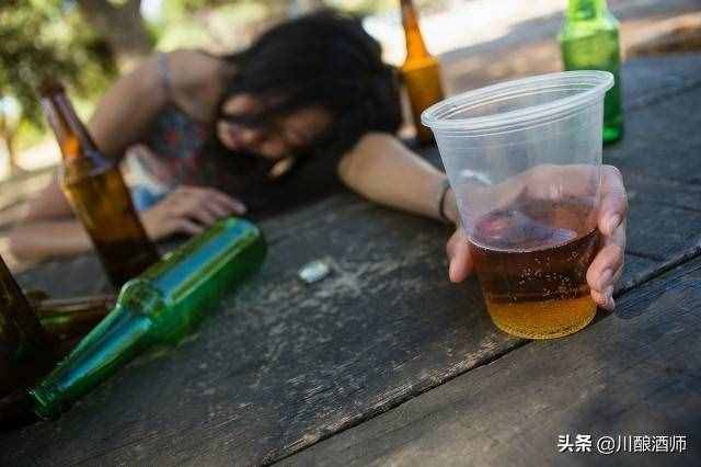 怎么能快速解酒？濃茶、蜂蜜都沒(méi)用！老酒民教你幾個(gè)有效的方法