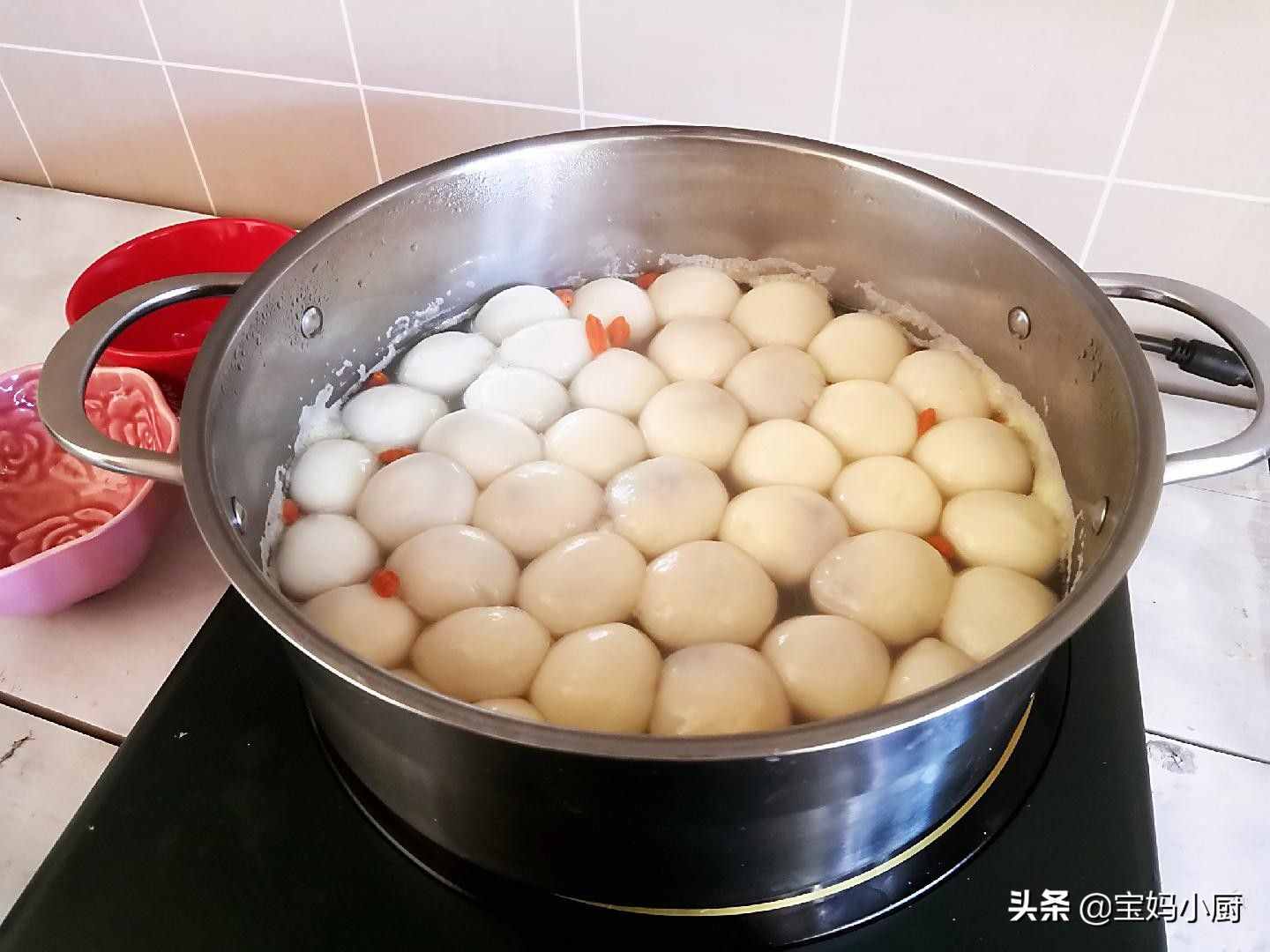 煮湯圓，三個(gè)技巧掌握好，保證圓鼓鼓好吃不破皮