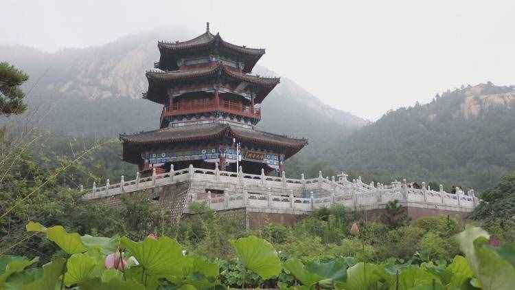 泰安新泰市：雨后新甫山，景色秀麗宜人