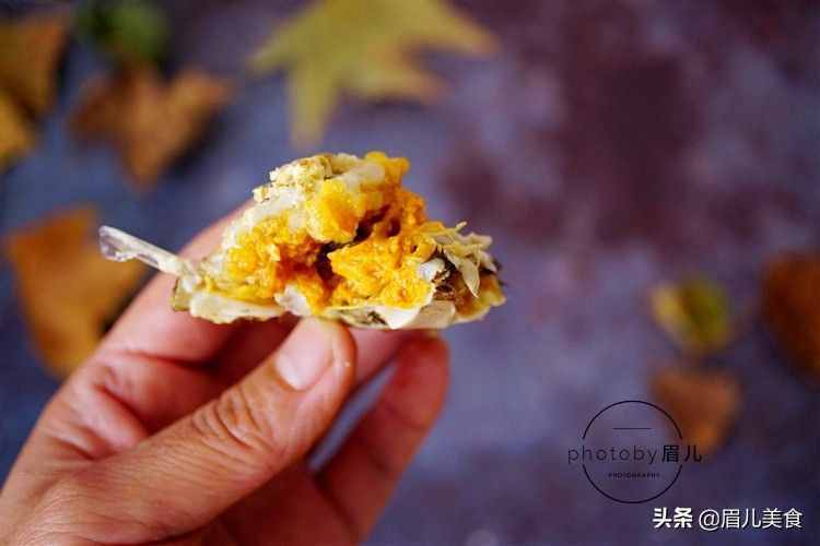 吃螃蟹，用水煮用水蒸都不對(duì)！這才是正確做法，螃蟹鮮嫩還不腥