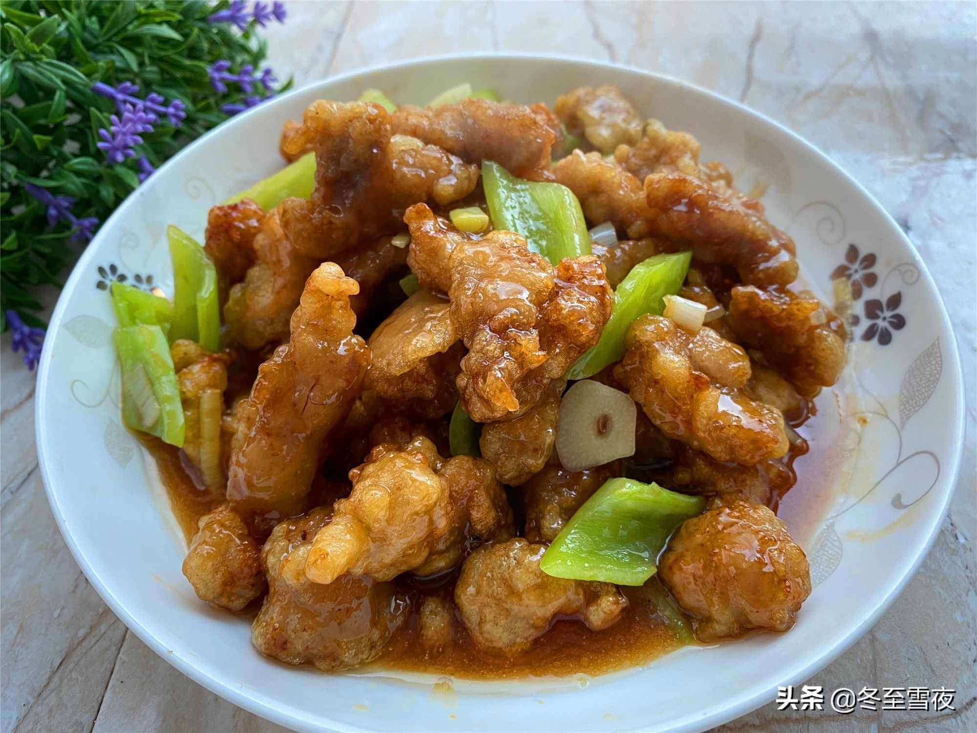 給南方人看看，東北普通人家年夜飯18個(gè)菜，東北過(guò)年該有的樣子