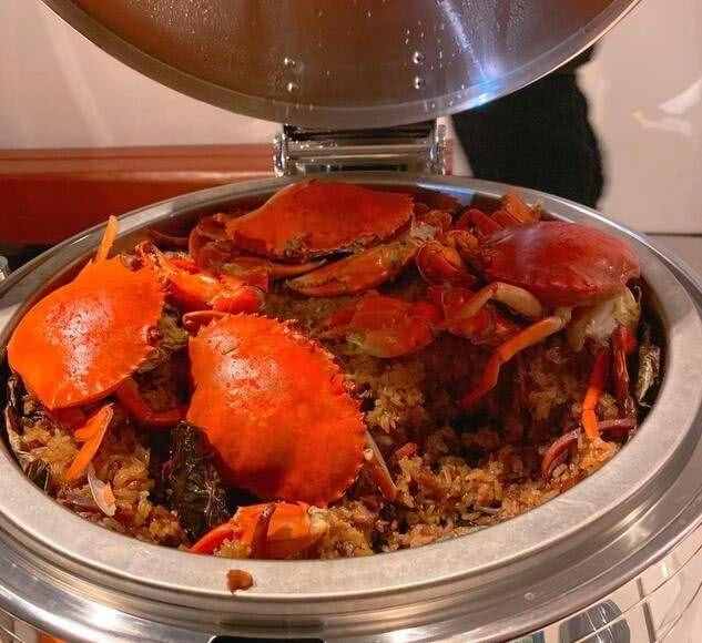 林志玲婚宴場地布置簡單浪漫，菜品色澤亮麗，還為賓客提供刨冰
