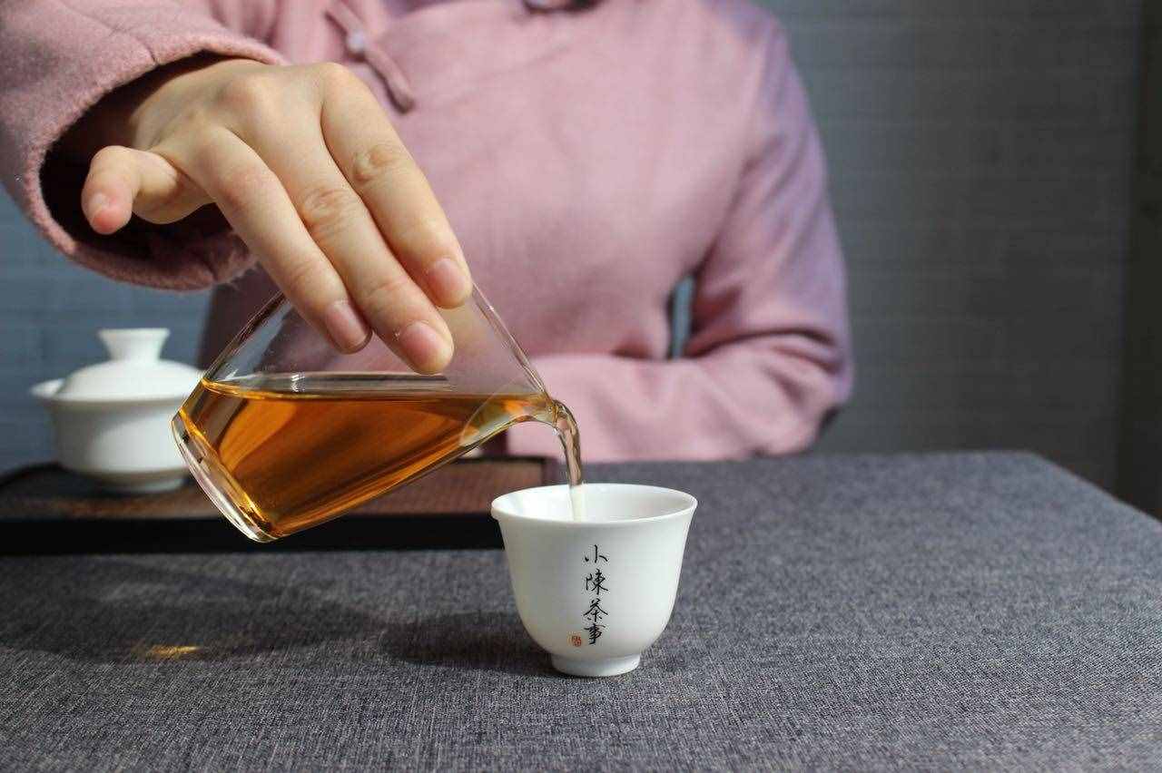 喝茶都說冬紅夏綠，六大茶類里，哪種茶適合夏天喝？