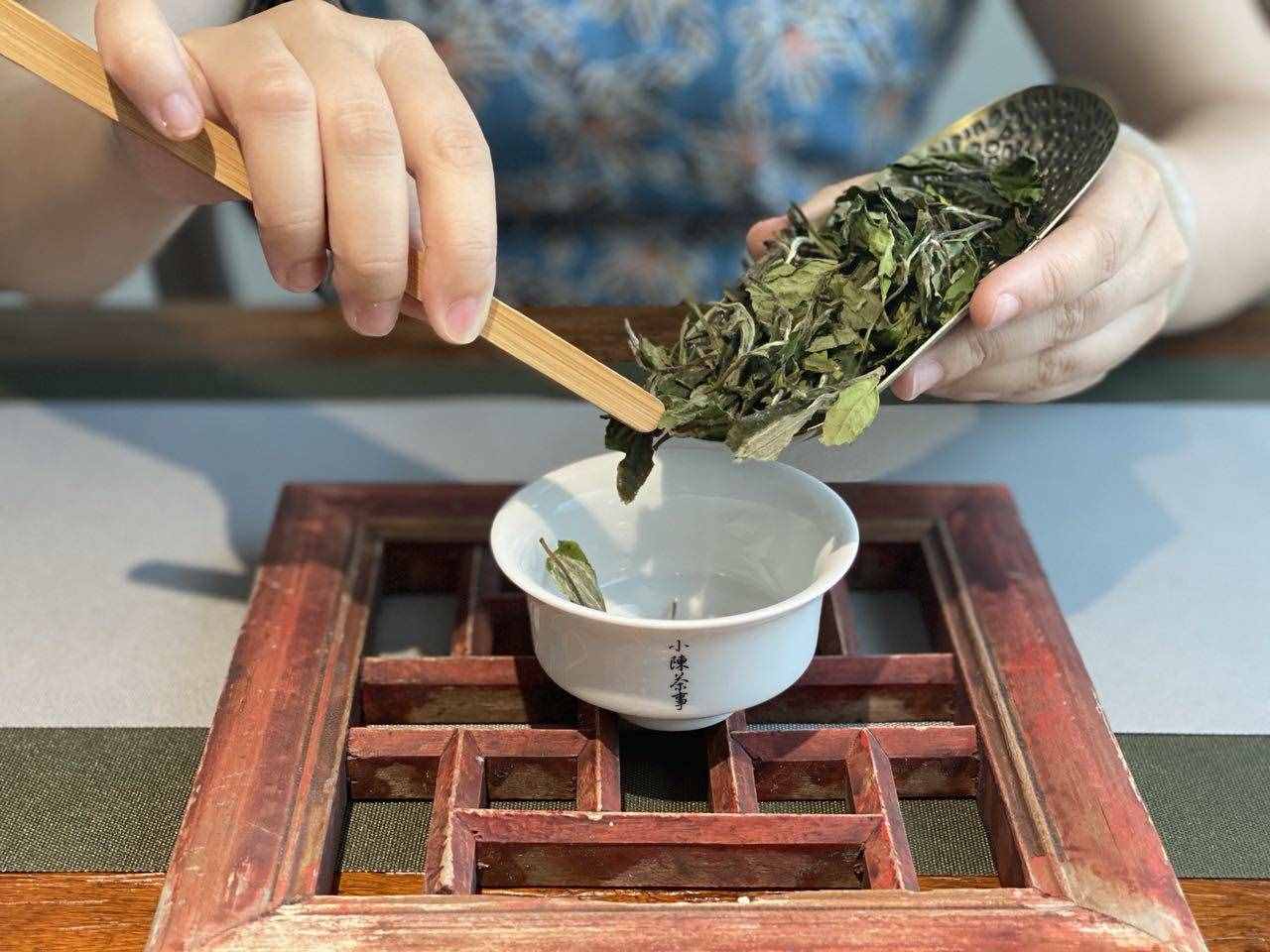 喝茶都說冬紅夏綠，六大茶類里，哪種茶適合夏天喝？